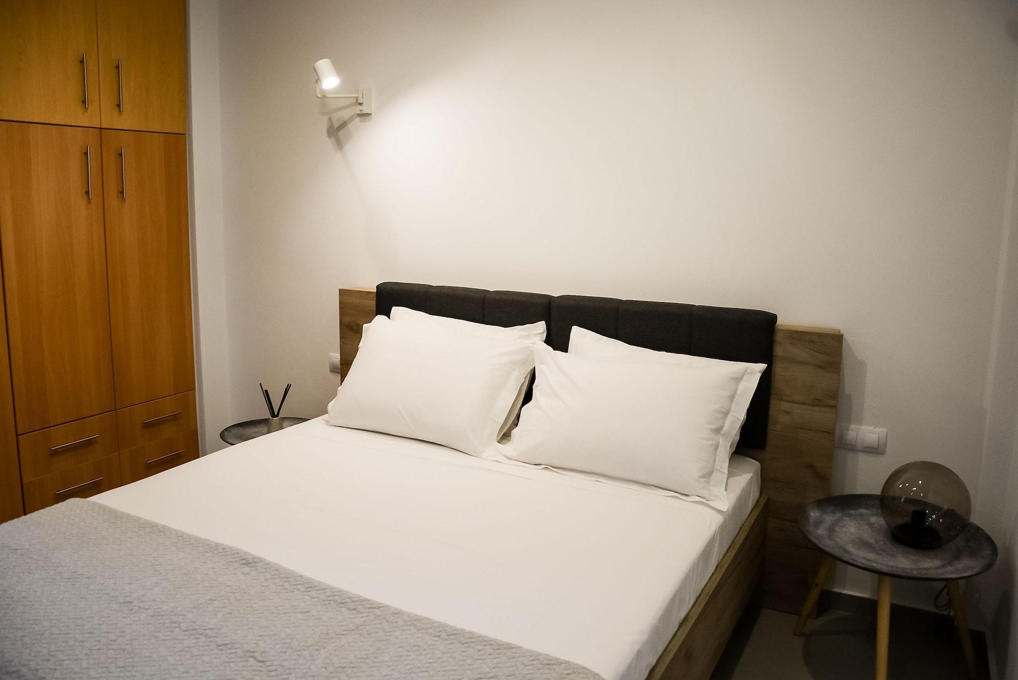 Pharos Apartments Gavrio Exterior photo