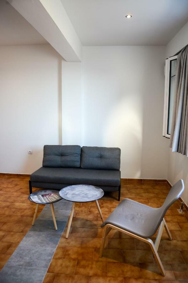 Pharos Apartments Gavrio Exterior photo